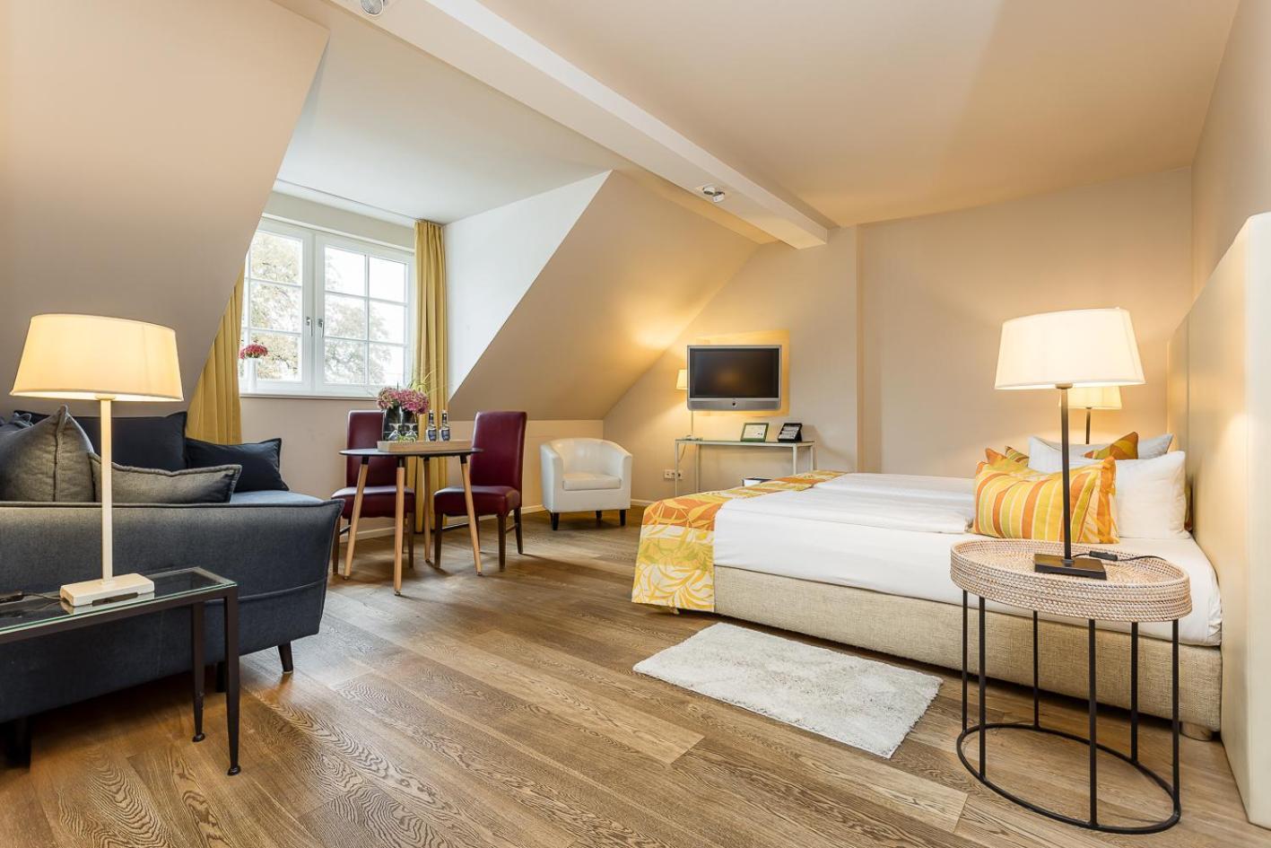 Hotel Zur Linde Dein Self Check In Michendorf Exteriör bild